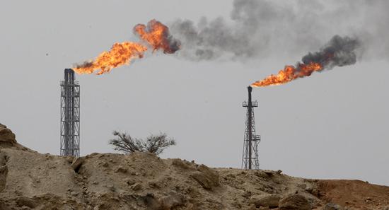 波兰石油领域消息人士向俄罗斯卫星通讯社表示，由于美国的制裁，波兰国家石油公司（波国油/PKN Orlen）停止采购伊朗石油。