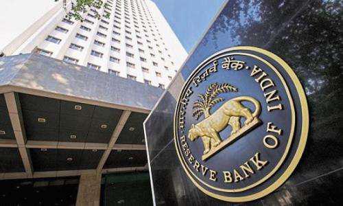 印度央行（Reserve Bank of India）与莫迪就货币政策展开的讨论日益激烈。一位央行高级官员此前就警告说，干扰央行的独立性可能为印度经济带来潜在的风险，而最近关于为非银金融放宽贷款限制的争议更是加剧了两者之间的矛盾。